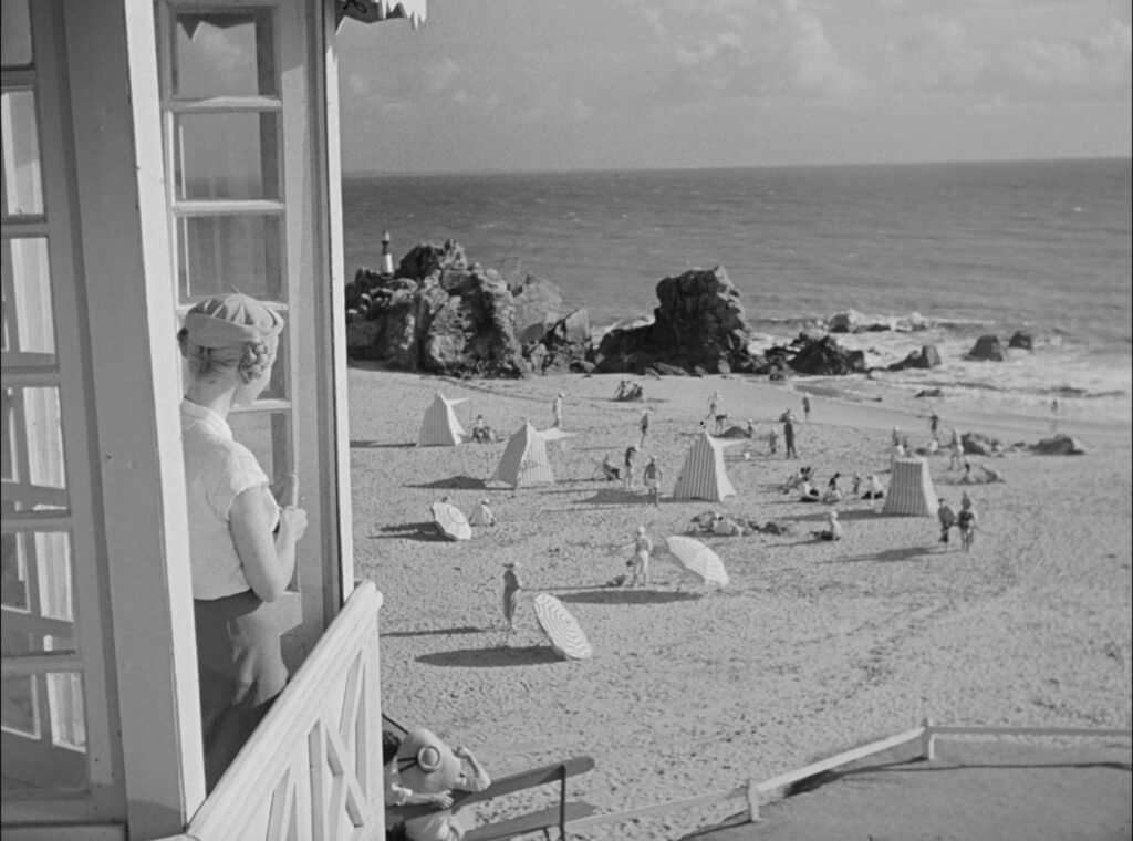 Flick Review < Monsieur Hulot's Holiday | Jacques Tati, 1953 4 Flick Review < Monsieur Hulot's Holiday | Jacques Tati, 1953 Les Vacances de Monsieur Hulot 1953dd3 2048