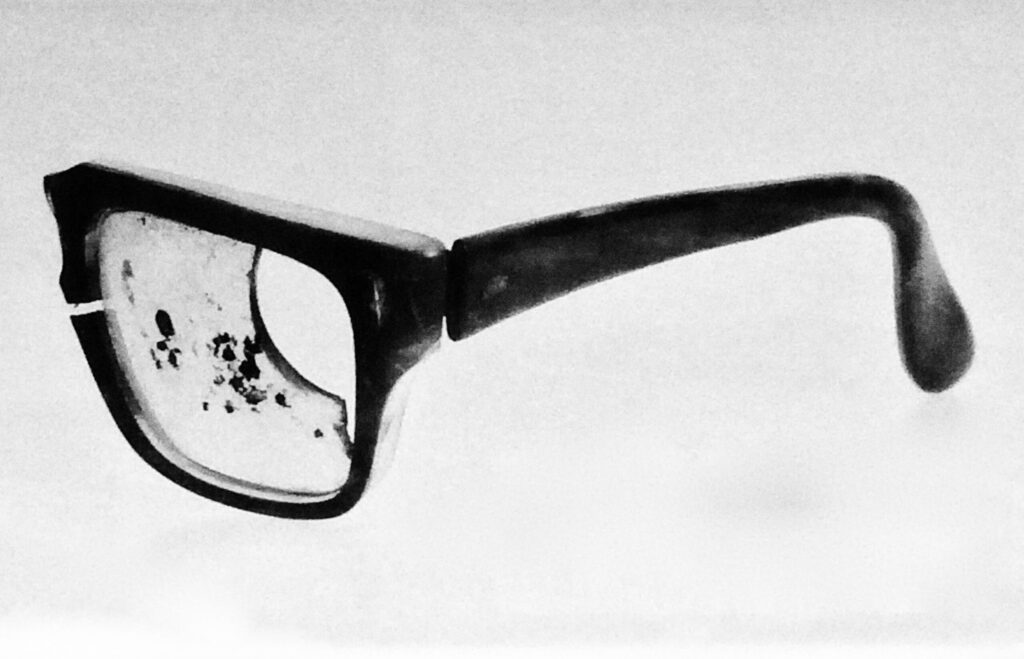 Salvador Allendethe broken glasses of