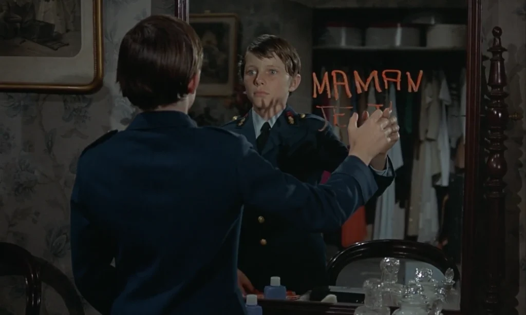 The Discreet Charm of the Bourgeoisie 1972ce8
